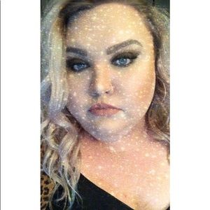 Meet your Posher, Carly